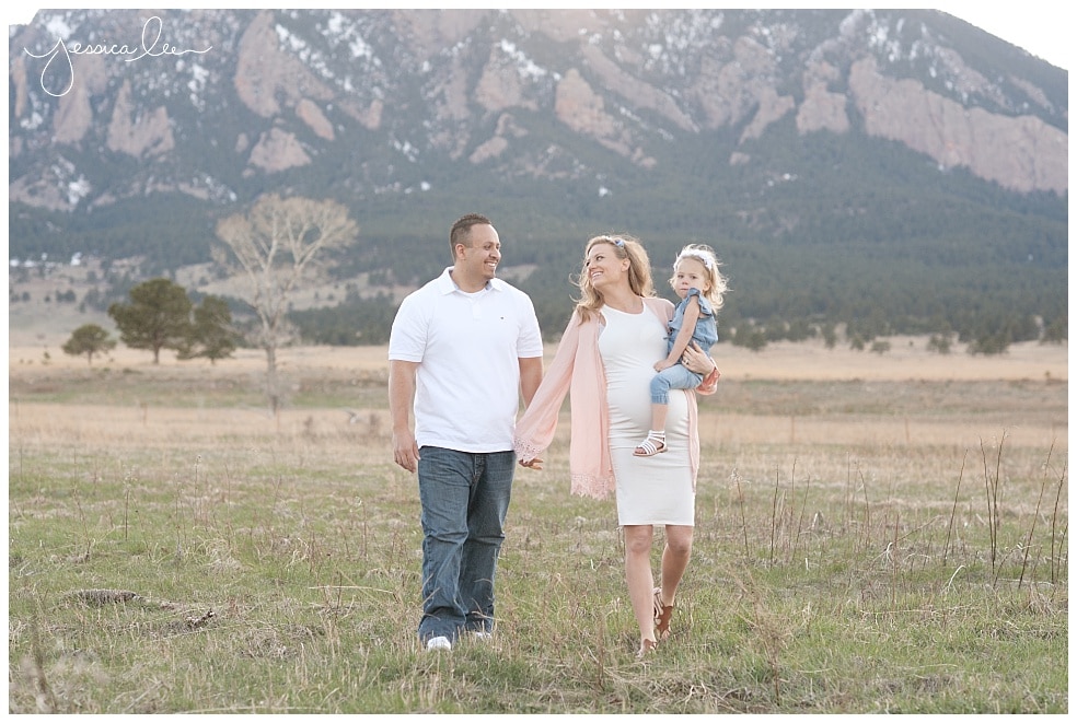 Colorado Maternity Photography, colorado maternity with mountains