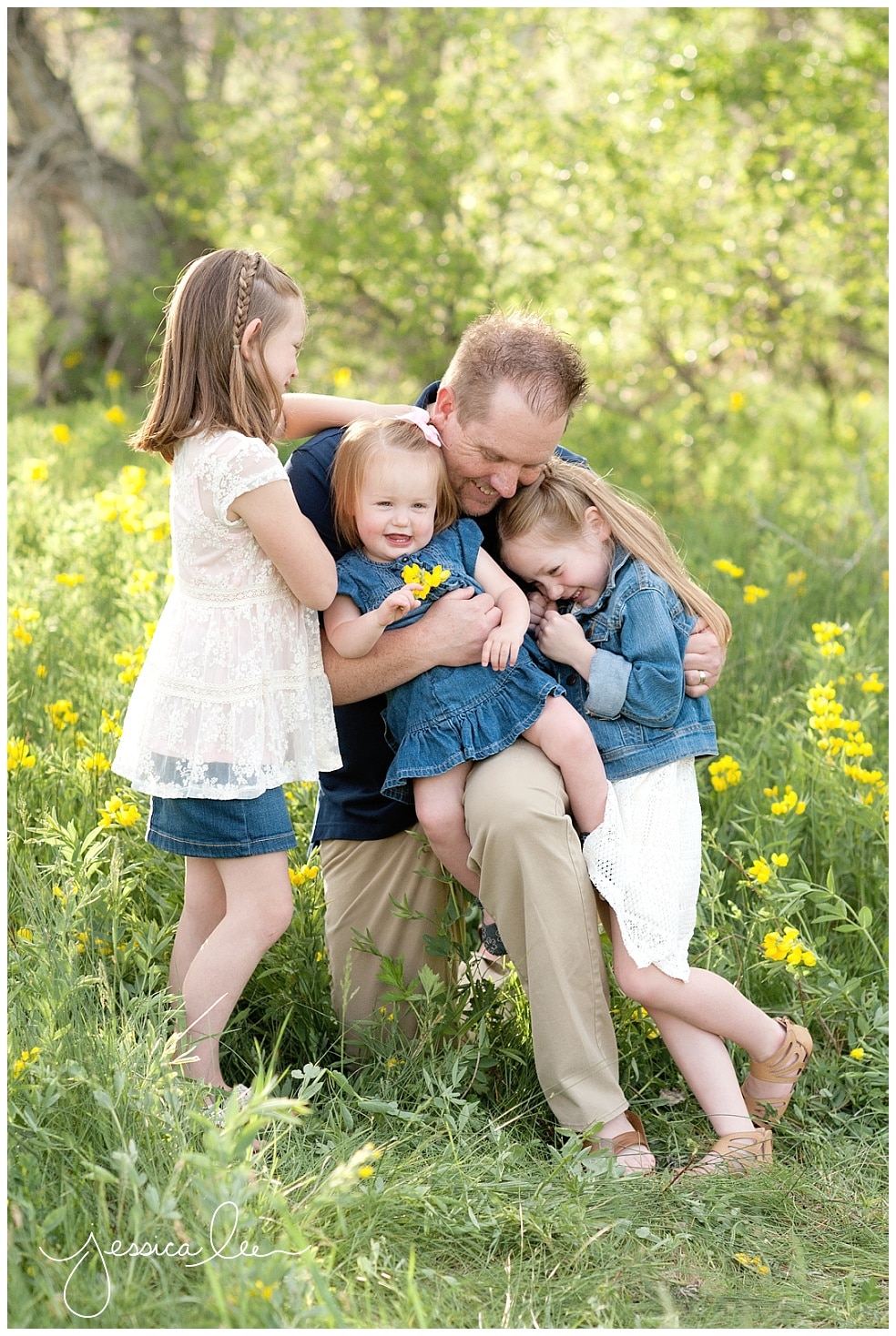Louisville Colorado Family Photographer, dad tickling three daughters