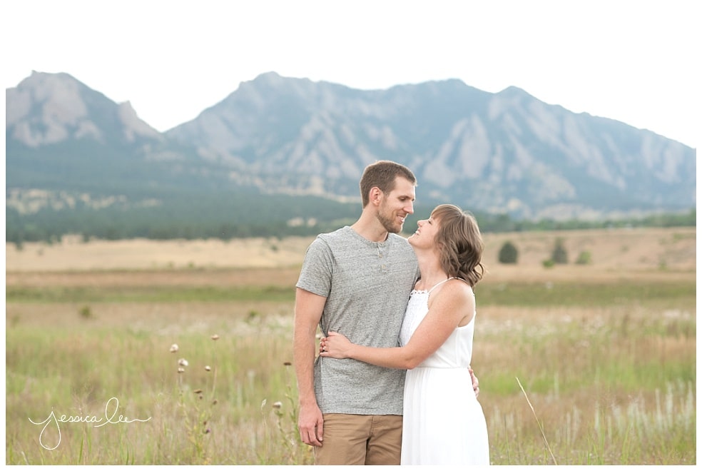 Lafayette Colorado Family Photographer, Jessica Lee Photography, couple photo with mountains