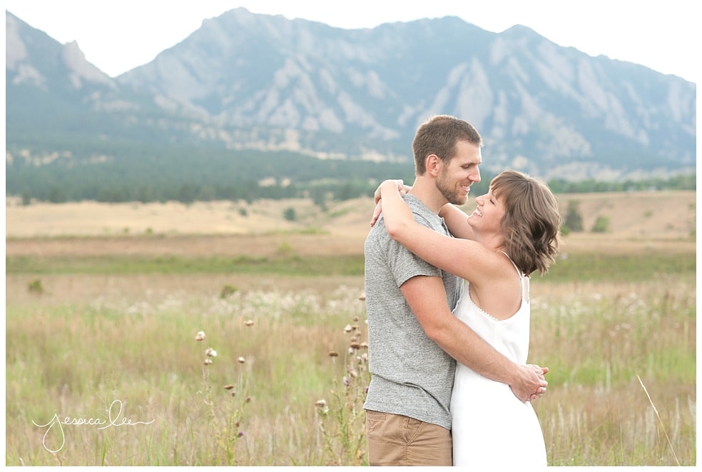 Lafayette Colorado Family Photographer, Jessica Lee Photography, couple in front of mountains