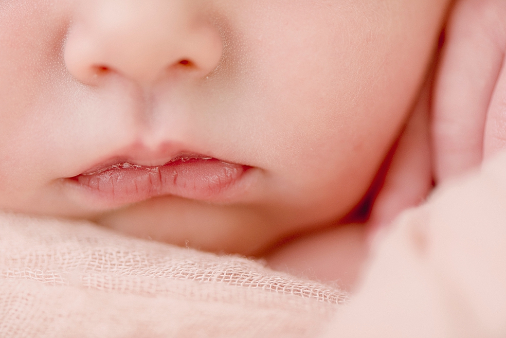 Detail photo of newborn baby lips | Photo by Jessica Lee Photography
