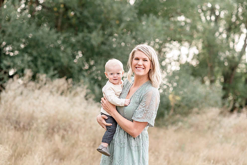 Mom and baby boy smiling | Photo by Madison Alabama Baby Photographer Jessica Lee