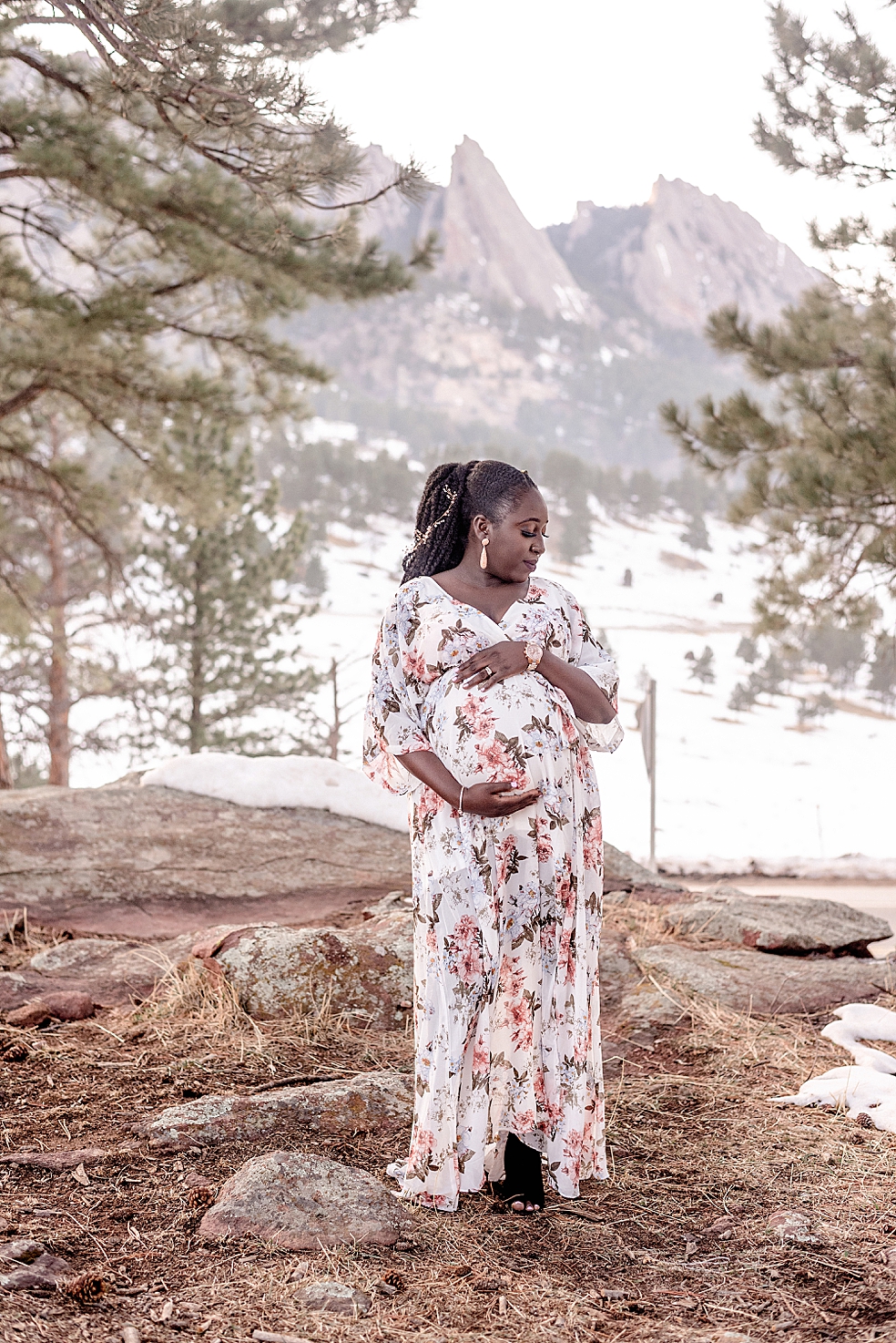 Mother to be in a floral print dress | Photo by Jessica Lee Photography