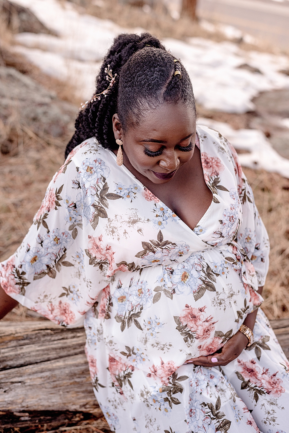 Mom to be in beautiful floral dress | Photo by Huntsville Motherhood Photographer Jessica Lee Photography