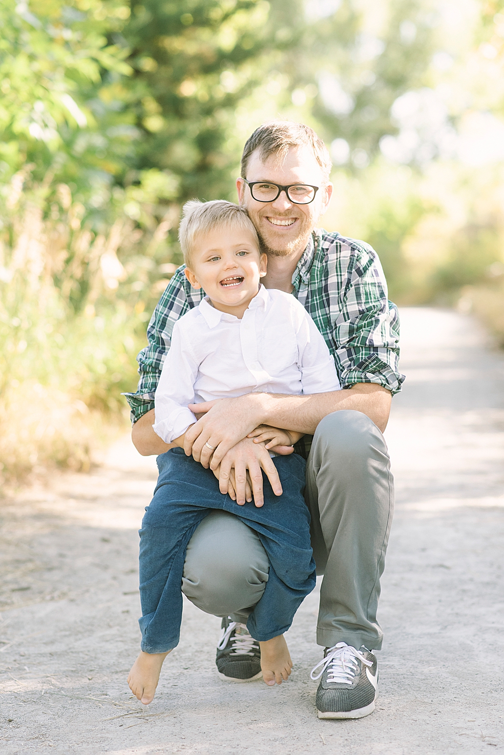 Dad and son during family session in Meridianville AL | Photo by Jessica Lee Photography