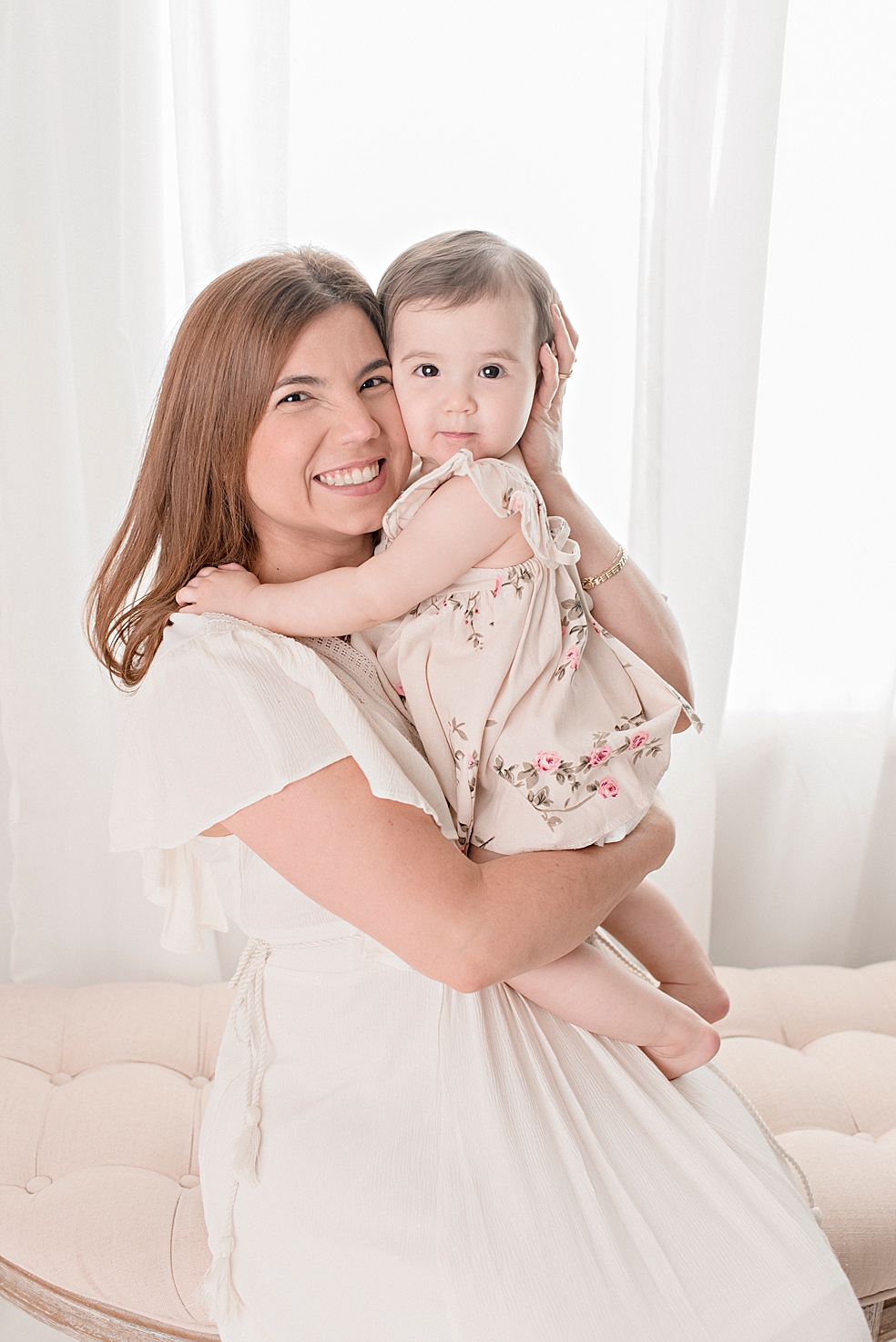 Mom and baby girl during baby's milestone session | Photo by Jessica Lee Photography